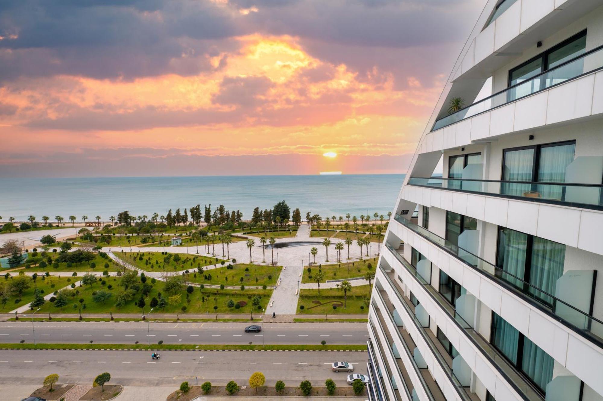 The Grandeur Hotel Batumi Exterior foto
